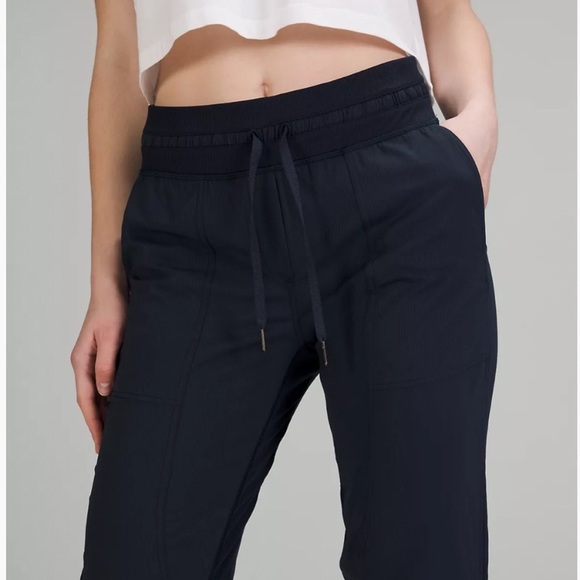 Lululemon  New Dance Studio Crop 25”   4 - Picture 3 of 9